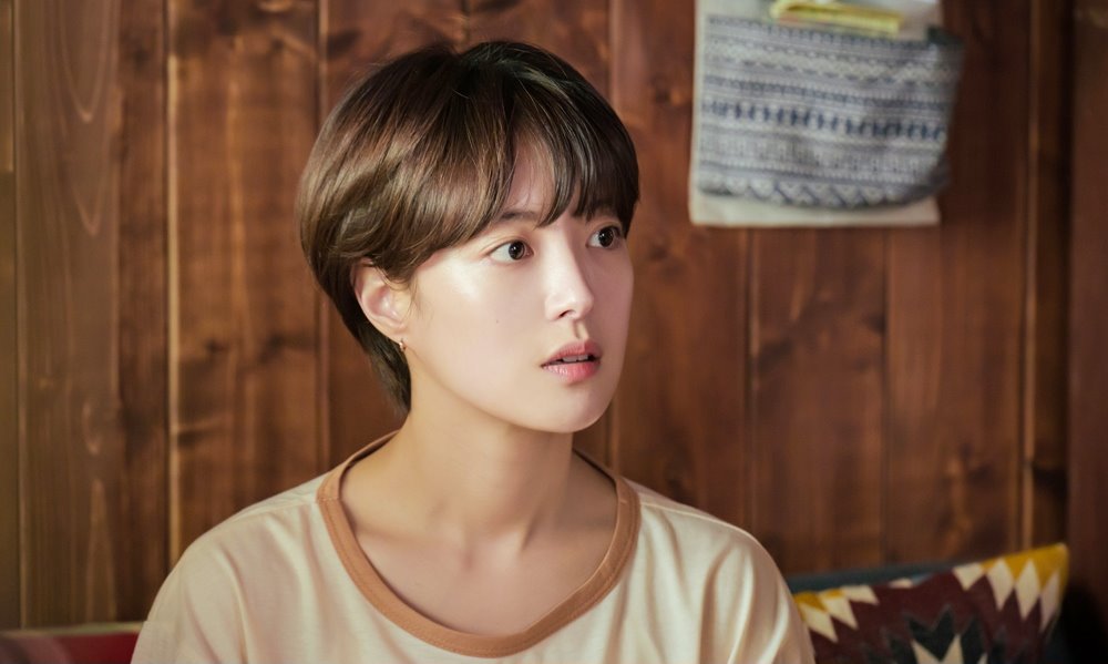 Lee Se-young, Kang Seung-yoon and Lee Joo-myung were seen facing each other with serious expressions.In the 6th MBC Mon-Tue drama Kairos broadcast on the 16th, Im Gun-wook and Lee Joo-myung will give full support to find the mother of Lee Se-young.Earlier, Han Ae-ri and Lim Gun-wook whispered about the location tracker to be attached to Kim Da-bin (Shim Hye-yeon), but they got suspicion from their best friend Park Soo-jung.Park Soo-jung is also worried about his absence as it was a relationship that was so strong that he called Kwak Song-ja (Hwang Jung-min) a mother.In addition, Kim Seo-jin (Shin Sung-rok) found Kwak Song-ja, who died in the last 5 endings, and attention was paid to the future development.In the meantime, Lim Gun-wook and Park Soo-jung, who are worried about Han Ae-ri, attract attention.As well as Lim Gun-wook, who took off his feet if it was Han-ae, Park Soo-jung is also struggling, and both of them are curious about whether they know Han-aes time crossing.In particular, Park Soo-jung said, I can not hide it from Ari anymore, and Kwak Song-ja, who is on the pay phone, appeared in succession and predicted that an unpredictable event was happening.Indeed, Park Soo-jung is raising expectations for the next episode, what kind of secret is hidden by Han Ae-ri, and what choice Han Ae-ris choice to prevent Kwak Song-jas death.Kairos broadcasts every Monday and Tuesday at 9:20 pm.Photo = Kahaani, Kahaani