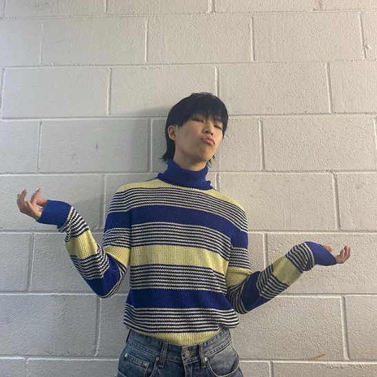 Group Bad Musician Lee Chan-hyuk has revealed his recent diet.Lee Chan-hyuk posted a photo on his social media on Thursday.In the photo, Lee Chan-hyuk sported his own style with long hair in a colorful patterned knit; Lee Chan-hyuks slim jaws catch the eye.AKMU, which Lee Chan-hyuk belongs to, released his third single HAPPENING at 6 pm on the 16th and made a comeback.HAPPENING is a song written, composed and produced by Lee Chan-hyuk, which maximizes AKMUs faint autumn sensibility.