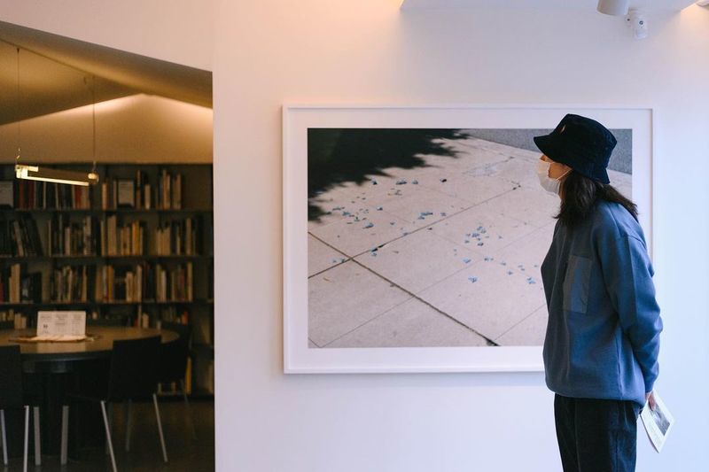Actor Ryu Jun-yeol expressed his gratitude for his hot interest in the photo exhibition.Ryu Jun-yeol said on November 19th, Thank you for selling out, he said to his personal instagram.Ryu Jun-yeol, who made his debut as a Photographer, is holding a solo exhibition at Hyundai Card Design Library.Thanks to the hot support, the exhibition period was extended for a week until November 29, and this was also sold out.Before the photo of Ryu Jun-yeol, many stars such as Gong Hyo-jin, Jung Ryeo-One, Exo Suho, Kyungri, and Park Shin-hye visited and attracted attention.Ryu Jun-yeols solo exhibition Ryu Jun-yeol: Once Upon a Time... in Hollywood will be held at Hyundai Card Design Library until November 29th.park jung-min