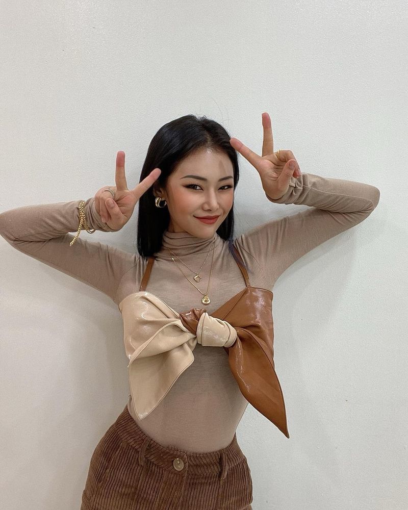 Singer Cheetah transformed into a pure fairy.Cheetah posted a photo on her Instagram account on November 20 with the phrase NEWNEW.Cheetah in the photo is wearing a ribbon bustier and V. Cheetah showed off her beauty with a refreshing smile.