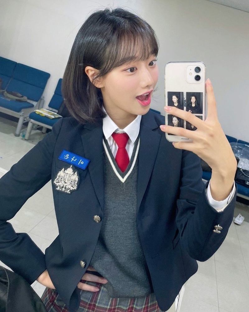 April Lee Na-eun flaunted her adorable First Love visualsAprils official Instagram post on November 22: [#Na-eun] Dongbok +Short hair, Na-eununiform Nang is always the best... Youll regret it if you miss it...Nanni after a while at 3:50, absolutely home shooter #APRIL #April #Lee Na-eun #SBS #Inkigayo #Nangniyo I posted a picture together.In the public photos, April Lee Na-eun is wearing a uniform with short hair hair.It is Lee Na-eun, who has a short hair hairstyle and is more refreshing and cute.During Lee Na-eun, who is digesting uniform without difficulty, beauty catches the eye: the visuals that remind me of the First Love image in the movie are still exciting today.