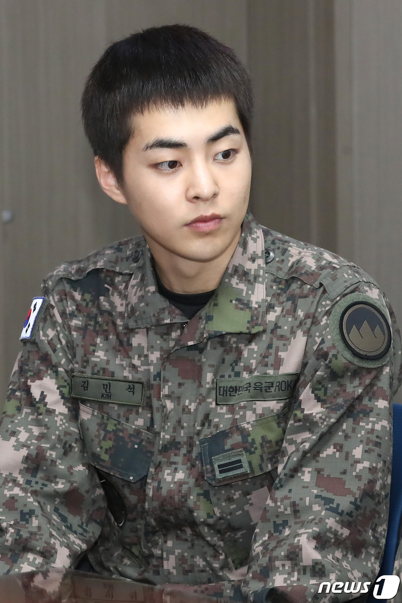Currently, Xiumin is on his last vacation during active duty service, an agency SM Entertainment official said on December 23. We will be discharged without returning to the unit on December 6th, according to the instructions to discharge the unit without returning to the unit to prevent the spread of corona 19.According to the agency, no separate Discharge event will be held.As a result, Xiumin becomes the first member of EXO members.Xiumin, who joined the Army Active duty for the first time among EXO members in May last year, also appeared in the Armys creative musical return during military service.Meanwhile, EXO is currently serving EXO D.O. guardian Chen.