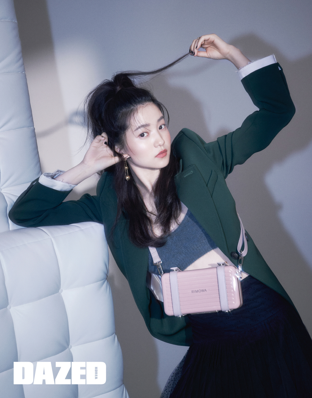 Magazine Daised has released an elegant yet Strong charm picture with Kim Tae Ri.Kim Tae-ri made his debut with the movie Girl in 2016, and is a unique Actor who captivated both the public and the critics by going through various works such as movie Little Forest, 1987 and drama Mr.He also showed off his colorful charm in the cover story picture with Dazed, and he was impressed by everyone in the shooting scene.Kim Tae-ri has perfected all of the elegant styling, girl-like look and casual items.All of the personal cases that are noticeable in the picture are products with remote.It is a wearable fashion piece first released in Limowa, which is the symbol of Travel, and resembles DIOR and RIMOWA, the exclusive capsule collection of Dior.Kim Tae-ri also said, The suitcase with Limo is big. It gets smaller and fits in my arms, but it is so cute. I like Limowa because it is pretty.I think its pretty as time goes by. Kim Tae-ri was selected as the first muse with Limo.Kim continued his candid story in an interview with the pictorial, saying, I think 2020 is a little special, because it is the last magazine of the year, December issue.I think I learned more about Hall Logic this year. You feel nervous when youre hanging out with people. Thats a lot gone.Ive been in my condition wherever I am, with whomever I am, and Ive been feeling unsettled. He also said, I feel the same way as my debut.I think I have a lot more to learn as an Actor.I hope all the field staff will lead me to a good side, and I want to make U X X work.Finally, about his next film, Win Riho, The scenario was so fun. I like director Cho Sung-hees previous works.And what ambitions the word first gives? (laughing) Winning reported that the universe is the background, but Korean sentiment is dissolved. Kim Tae-ris more detailed pictures and interviews can be found in the December issue of Daised, on the homepage, Instagram, and YouTube.