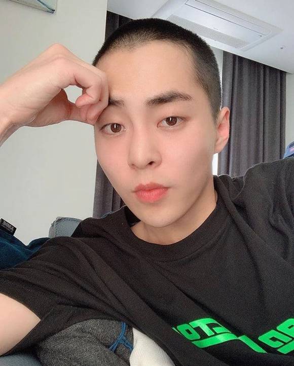 Xiumin, a member of the group EXO, is sending a later Vacation.Xiumin is currently in the process of vacation in the last years, and will be discharged on December 5 according to the instructions to discharge the unit without returning to the unit to prevent the spread of Corona 19, said SM Entertainment, a subsidiary of Xiumin.This makes Xiumin the first military pebble in the group EXO; he joined the active duty on May 7 last year, receiving basic military training, and then fulfilling his defense duties.Last year, Xiumin was cast in the young Seungho role in the Armys creative musical Return and first played Top Model in the musical; the following year he played the role of Hyunmin in Reenactment.Among the EXO members who are sending the Vacation in the last yearEXO D.O., who joined the company in July last year, is expected to be discharged in January 2021, and guardian and Chen are also in military service.Xiumin debuted to EXO in 2012.In addition to his singer activities, he has also been active in various fields such as drama Naver TV EXO lives next door, Kakao TV Top Model, entertainment program MBC It is dangerous outside the blanket, and movie Bongi Kim Sundal.
