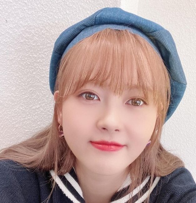 Go Ah-ra posted several photos on his SNS on the 23rd with the article Haru cheer up today.The photo shows the image of Go Ah-ra in the KBS2 Do Do Sol Sol La Sol filming scene.Go Ah-ras fresh-cut visuals, wearing a sailor knit and a bread hat, catch the eye.The fans who saw the photos responded such as It is really beautiful, Lara is cute and I want to see it soon.On the other hand, KBS2 tree drama Do Do Sol Sol La Sol, starring Go Ah-ra, has only two times to the end.
