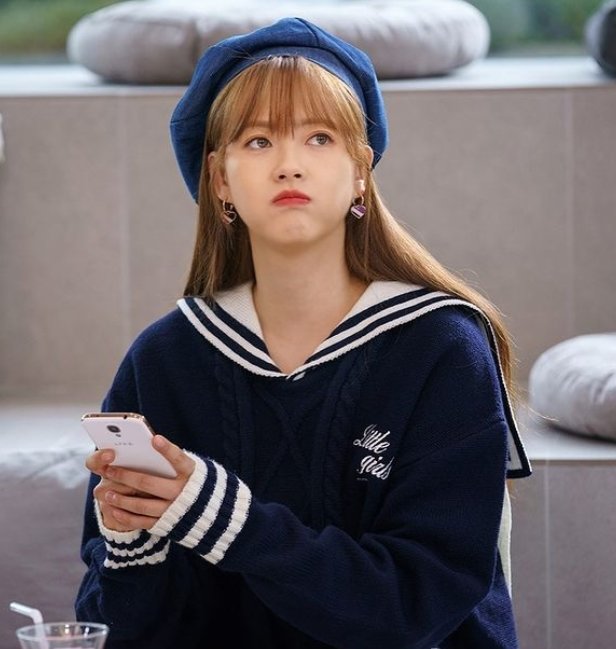 Go Ah-ra posted several photos on his SNS on the 23rd with the article Haru cheer up today.The photo shows the image of Go Ah-ra in the KBS2 Do Do Sol Sol La Sol filming scene.Go Ah-ras fresh-cut visuals, wearing a sailor knit and a bread hat, catch the eye.The fans who saw the photos responded such as It is really beautiful, Lara is cute and I want to see it soon.On the other hand, KBS2 tree drama Do Do Sol Sol La Sol, starring Go Ah-ra, has only two times to the end.