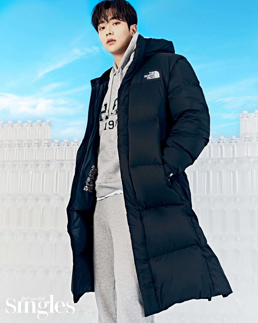 A picture featuring the charm of the group SF9 RO WOON was released.On the 23rd, Magazine Singles presented a stylish fashion picture with RO WOON, a public relations ambassador of The North Face.In this shoot RO WOON wore an ECCO Down jacket and an ECCO backpack; he produced a hairstyle with a slight forehead and completed a so-called boyfriend in a ProDown pose.The costumes worn in the picture are ECCO Collection made of fabric recycled by recycling PET bottles.ECCO Big Shot, which recycled 24 PET bottles.It is a collection of natural wool insoles that can be biodegradable, Hexa Neo sneakers with recycling leather, and jackets that are completely decomposed by microorganisms.RO WOON said, Plastics had an image that was cold and hard, but it was strangely warm.RO WOON said, It may be difficult to keep away from the convenience of disposable products because they are dissolved in everyday life.I planned a small practice such as using tumblers and reducing delivery food rather than setting too big a goal. Meanwhile, recycling products contribute to saving about 59% of energy resources and reducing greenhouse gas emissions by about 67%.The North Face will continue to challenge for sustainable fashion using recycling yarn that expands its lineup of ECCO shoes and significantly reduces water use.