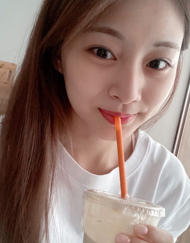 Group TWICE TZUYU showed off its neat look.TZUYU posted a picture on the official Instagram of TWICE on the 23rd with the article The first avocado coffee I ate is so delicious.In the photo, TZUYU is drinking avocado coffee in a white T-shirt, which also boasted a distinctive features in light makeup.The netizens responded with I love you, TZUYU is always pretty and Cute TZUYU.On the other hand, TWICE, which TZUYU belongs to, released the Japan single BETTER on the 18th.PhotoTWICE Official SNS