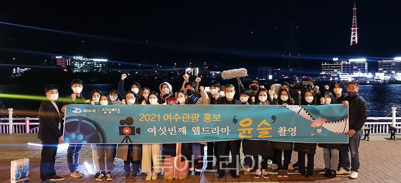 윤슬 이미지