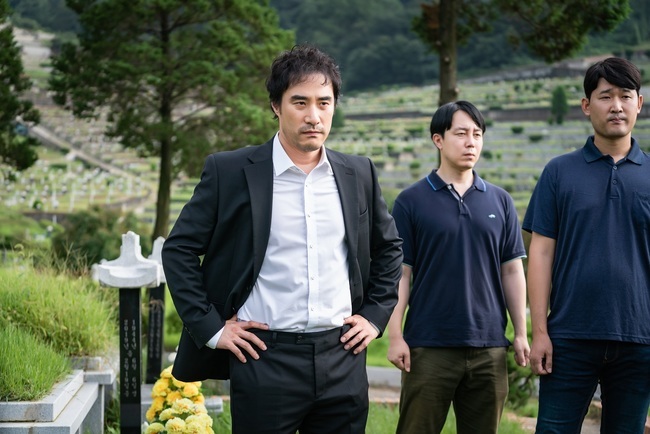 Fly Gaecheonyong Kwon Sang-woo and Bae Seong-woo showed a thrilling reversal.SBS Friday and Saturday drama Fly Gae Chun-yong (director Jeong-hwan Kwak, screenplay Sang-gyu Park, planning & production studio & production studio & new, investment Wavve) saw a change starting with the Trial Trial Trial Trial. Im Soo-cheol (played by Jubin Yoon), (played by Ha Kyung), and Jaepil Choi (played by Hee-min Jung), who were convicted of confession by the criminal Lee Chulgyu (played by Kwon Dong-ho). Their stories added depth of empathy in that they are stories that anyone can experience. Only Lee Chulgyu, who lately admitted and apologized for his sins, was paid for, and the unreasonable reality of not asking the responsibility of those who bury them even though they knew Real was bitter.Nevertheless, the struggles of Park Tae-yong (played by Kwon Sang-woo) and Park Sam-soo (played by Bae Sung-woo) were warm, and their shouts threw a heavy topic. This is the timeline of the Samjeong City Triad Case, which made us look around through an unfair and sad story.#Initiation of the case: Three members of Samjeong City, framed unfairly by the prosecution and police coercive investigationDetectives who captured underage people with disabilities living in the neighborhood to make up for their track record charged them with all their guilt. Lim Soo-cheol and Choi Jae-pil, who denied the crime, admitted to the crimes that they did not eventually commit to a harsh act. The prosecution was no different. I closed my eyes to solve the case quickly, even though I knew that those who were framed were suffering from disabilities and did not know how to write Korean. Afterwards, reals were caught by prosecutor Hwang Min-gyeong (played by An Si-ha), the Busan District Prosecutors Office, but prosecutor Yoon-seok Jang (played by Jung Woong-in) released them to cover up the wrong investigation. The reality of not listening to the unfair stories of the three people, who did not even get help from the minimum law because they were alienated and lacked power, added regret and aroused resentment from viewers.#The turning point of the case: The sincerity of Kwon Sang-woo and Bae Seong-woo who rush barely into the New Trial without winningsPark Tae-yong, who drew an unprecedented victory in the New Trial trial and made a mark in the history of justice. His secret story brought the courage of the three members of Samjeong City, who was framed unfairly. Park Tae-yong, moved by the sad story, took over the case and began preparing for the New Trial. However, realizing that financial compensation could not erase long wounds, the trio of Samjeong City chose a trial instead of an agreement. The interests of many were entangled in this case. The forces to quietly cover the New Trial began to move, and as evidence that could reverse the trial disappeared, Park Tae-yong and Park Sam-soo faced difficulties. However, there was a breakthrough. Park Tae-yong found Real Lee Chulgyu with her naked body, and Park Sam-soo succeeded in moving their minds by unraveling the sad story of the story. The sincerity of the two who pushed forward despite knowing the road that everyone said it was difficult or not said aroused support from viewers. The two people who sympathize with their pain and add strength left a deep resonance.#The conclusion of the reversal: Real Kwon Dong-hos confession, the right behind the definition and irrational realityDespite the sincerity of Park Tae-yong and Park Sam-soo, it was difficult to turn Real Lee Chulgyus mind. However, Lee Chulgyu confessed to all the crimes at the trial in order to be proud of his family. Thanks to that, Lim Soo-cheol, and Choi Jae-pil were convicted of acquittal after taking off their long-standing accusations. However, the reality was still irrational. Only Lee Chulgyu, who admitted to the wrongdoing and asked for forgiveness, was given the penalty, and those who misinvested and manipulated the case were not punished. Lee Chulgyus courageous actions allowed him to correct the wrong definition, but the backside was bitter. If someone has someone to help and protect a little bit, those people who dont have to go to jail are the placenta, he said, making us look back and throwing a heavy topic.Meanwhile, Fly, Gaecheonyong is broadcast every Friday and Saturday at 10pm.