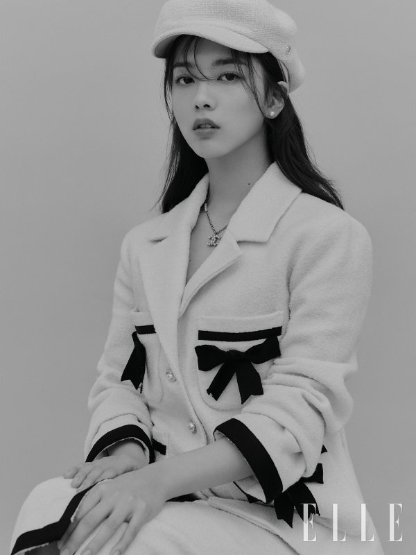 No Jeong-ee, who is drawing attention as a rising star, held a pictorial and interview for the December issue with the fashion magazineElle. In the drama 18 Again, which ended in great love recently, he puts down the role of girl crush for a while, and shows the clear and fresh aspect of the 20-year-old generously and catches the eye.In the published pictorial, No Jeong-ee generously exploded the anti-war charm. The innocent visuals that make you smile just by looking at them doubled his own lovely charm, while the deep eyes containing the sensibility of late autumn completed an unrivaled atmosphere and presented freshness to viewers.Meanwhile, No Jeong-ee is expected to continue the trend. In the movieThe Day I Die, she played the role of Sejin, a girl who disappeared from the edge of a cliff, and unfolded a delicate emotional Acting that satisfies both critics and audiences, and anticipates a new Acting transformation through the dramaDearm, which is scheduled to broadcast in the first half of next year. To the maximum.No Jeong-ees pictorial, interview, and video content can be found in the December issue ofElle, on theElle website and on YouTube.