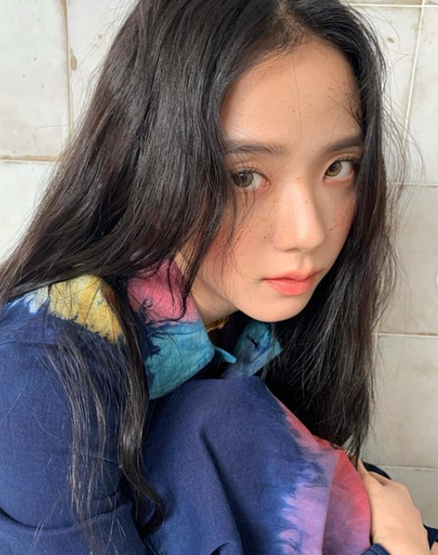 Group BLACKPINK Ji Soo showed off her dreamy charm.On the 24th, Ji Soo posted a photo with a heart emoji on her Instagram. The released photo shows Ji Soo dressed up for a fashion photo shoot.Netizens responded by saying Its really pretty, I dont have a pictorial, and Its shiny.Meanwhile, BLACKPINKs hit songKill This Love, which Ji Soo belongs to, recently surpassed 400 million streaming on Spotify, the worlds largest music platform.Photo|Ji Soo SNS