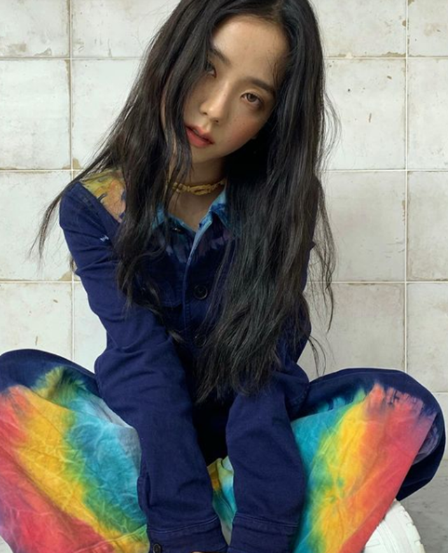 Group BLACKPINK Ji Soo showed off her dreamy charm.On the 24th, Ji Soo posted a photo with a heart emoji on her Instagram. The released photo shows Ji Soo dressed up for a fashion photo shoot.Netizens responded by saying Its really pretty, I dont have a pictorial, and Its shiny.Meanwhile, BLACKPINKs hit songKill This Love, which Ji Soo belongs to, recently surpassed 400 million streaming on Spotify, the worlds largest music platform.Photo|Ji Soo SNS