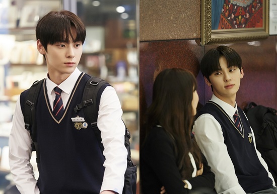 In Love Live! On, the scene of Hwang Min-hyun and Jeong Da-bins heart-throbbing Date (?) was unveiled.On JTBCs Drama Love Live!On, which will air on the 24th, Go Eun-taek (Hwang Min-hyun) and Baekhorang will hit the hearts of viewers by drawing a dizzying outing to the Record shop together.Love Live!On, which was first broadcast last week, showed the start of the romance of the drama Chemie by showing the sparking confrontation between Ko Eun-taek, the director of the perfectionist broadcasting department with the concept of time, and the always unruly super Celeb Baekho.Above all, as Baekhorang came into the broadcasting station led by Ko Eun-taek as an announcer, the number of collisions between the two people has risen, raising the curiosity of those who see how the romance emotions will rise from those who are unlikely to be hit like a cog wheel.In the meantime, the photos show the images of Ko Eun-taek and Baekho, who are looking at each other with a softer eye, stimulating interest.Unlike before, when the lasers looked at each other like they were going out, the eyes and light smiles with melodramatic eyes are blowing out the romance atmosphere, making the heart pound.On this day, Go Eun Taek and Baekho Lang headed for Record shop have a special time to learn each others new appearance.Especially, Baekhorang, who wanted to be more unconditional than others, sees the extraordinary musical taste and unexpected aspect of Ko Eun-taek and causes a calm wave in his mind.It is expected that the two people who thought that they did not fit themselves from head to toe will take their feet into each others world and what romantic excitement they will have.Love Live! On will be broadcast at 9:30 pm on the 24th.Photo = JTBC Love Live!On
