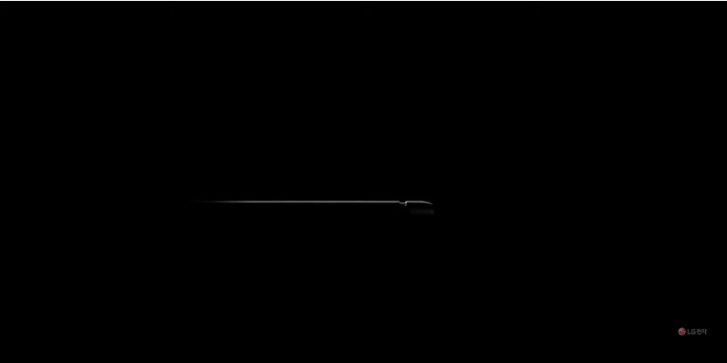 LG전자가 지난달 15일 하반기 전략폰 ‘윙’ 공개행사 말미에 선보인 롤러블폰 예고영상.