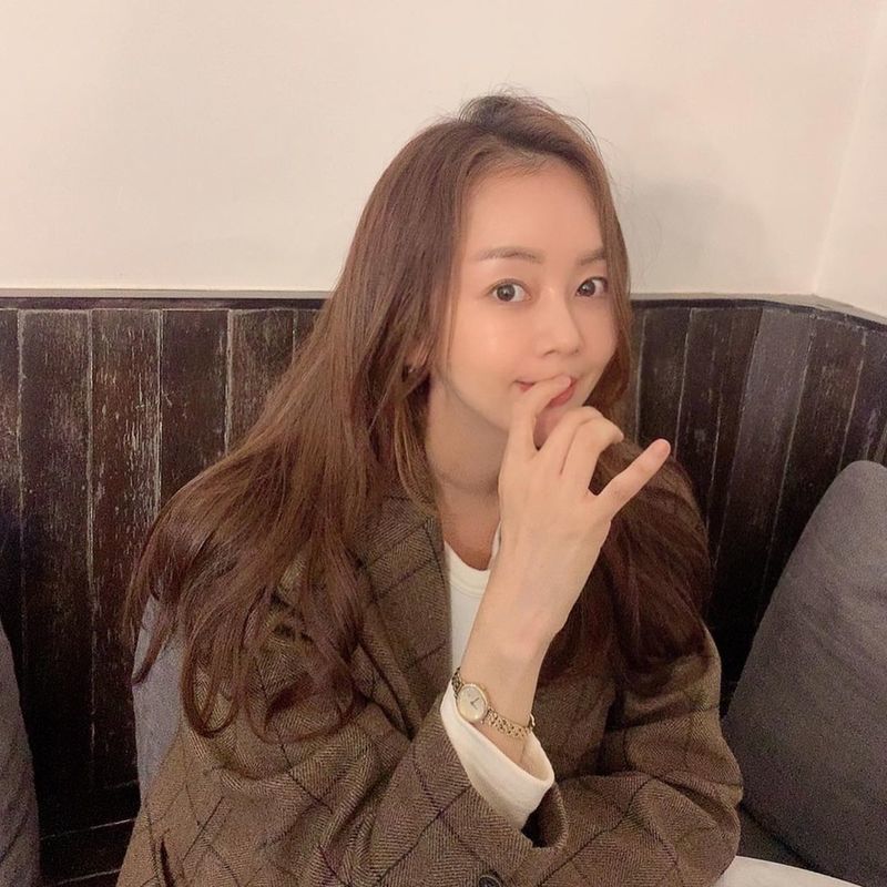 Actor Baek Bo-ram shared a daily life of innocence.Baek Bo-ram posted a photo on his Instagram on November 25th.Baek Bo-ram in the photo shows a clean fashion sense. Baek Bo-ram showed off her beauty even with light makeup, arousing admiration from viewers.Baek Bo-ram appeared in the MBC dramaDragon Kings Bowhasa which ended last year.