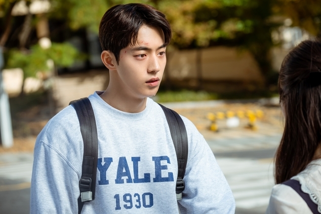 StartUp Bae Bae, the voice of support for Nam Joo-hyuk is getting louder.The story of Dal-Mi Seo (played by Bae Soo-ji) and Nam Do-san (played by Nam Joo-hyuk) who are trying to move forward despite being bumped and broken in the popular tvN Saturday and Sunday dramaStartUp It is giving a sound.First, Dal-mi Seo, who couldnt say a word even in the face of unfair treatment as a contract worker at the beginning of the drama, and Namdosan, who had a start-up but did not produce a visible result, was a drifting youth. But since the two met, they have been a good stimulus for each other.So Dalmi Suh declared that he would catch up with her sister Wonjae Won (played by Kang Hanna) within three years, and then began to do her best to keep the horse, and Namdosan also broke the shell to become a better person to Seo Dalmi and stepped forward. The appearance of Seo Dal-mi and Mt. Namdo, who admitted not being frustrated in front of their failures, and used them as a stepping stone, gave a thrilling excitement.After that, the two people who met again in the Silicon Valley of Korea were saved to each other. Nam Do-san, who had no hesitation in reaching out to Dal-mi Seo, who had no CEO experience, and Dal-mi Seos efforts to lead Samsantech by constantly sharpening himself as a CEO in order to live up to his beliefs added to the feelings. It was even more clumsy because it was the first time, but the synergy between Seo Dal-mi and Mt. Namdo, who held hands and overcome each time the business went aground, gave a thrilling pleasure.In this way, Seo Dal-mi and Namdo-san achieved bilateral growth by looking at the other person like a mirror and filling in the gaps. Suh Dal-mi, a novice CEO who was struggling with the distribution of shares at the beginning of the business, grew up as a leader that could embrace the whole, and Namdo-san, who was devoted to complex coding in the monitor, was able to look into the hearts of people through her.In addition, Seo Dal-mi made a choice to send Namdosan to Samsantech due to the contract with Tusto. Here, while Namdosan left for Tusto in San Francisco, Dalmi Seo did not let go of the upgrade of the eye-catching service. The consideration of other people also became deeper as the two youths were together, making viewers frown.In this way, Seo Dal-mi and Namdo-san are good teachers and best partners for each other.They have experienced an unavoidable breakup in the midst of their joys and sorrows.
