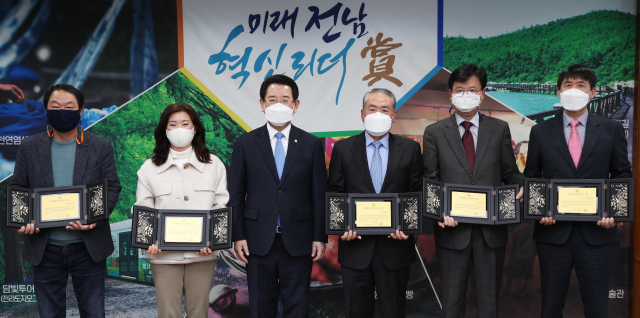 리더 이미지