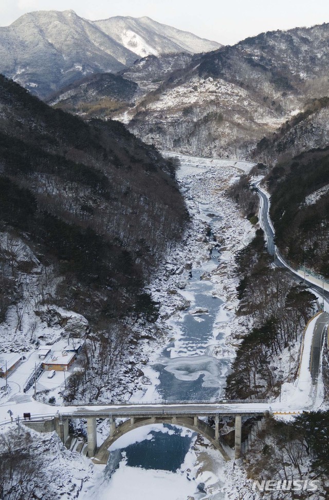 용유담 이미지