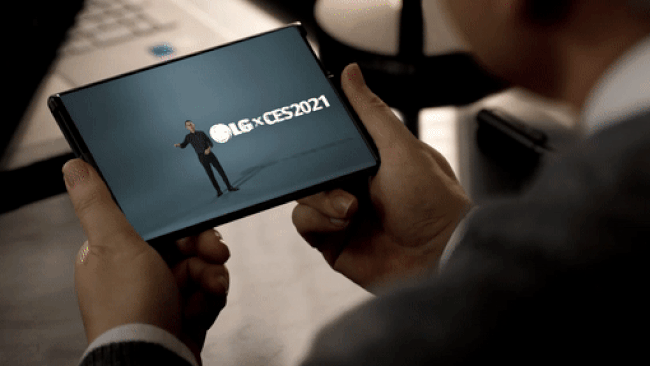 LG전자가 11일 오후 10시 온라인으로 열린 세계최대 IT전시회 소비자가전쇼(CES) 2021 LG 프레스 콘퍼런스에서 공개한 차세대 전략 스마트폰 'LG롤러블'의 구동모습. [영상 LG전자]