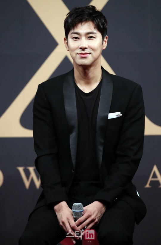 윤호 이미지