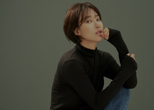 김윤서 이미지