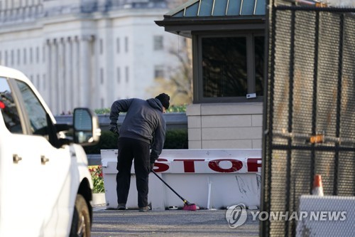 capitol lockdown august 2021