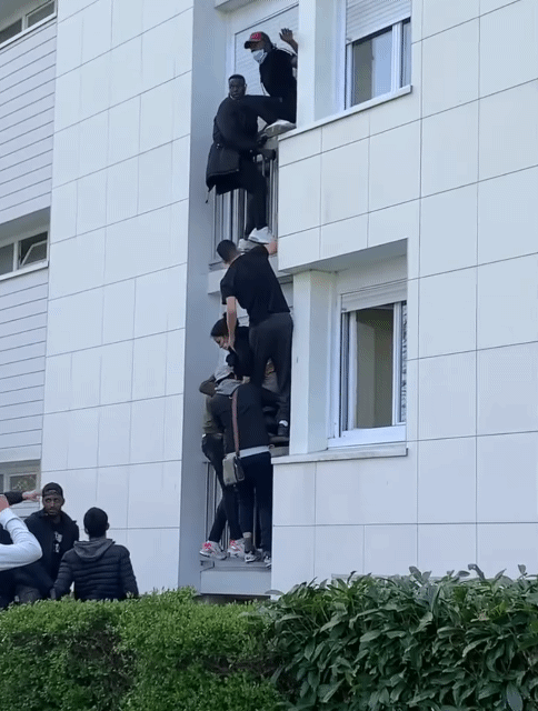 Kenza Zekkar 페이스북 캡쳐