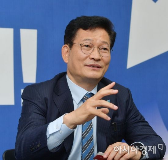 인터뷰송영길 "모더나·얀센 생산 전초기지 韓에 만들어야 ...