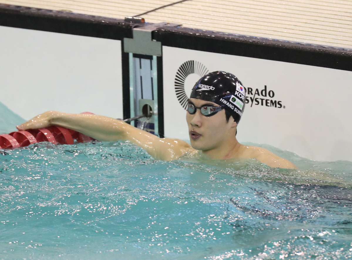 "괴력의 황선우 또 한신!" 자유형100m 48초04 '한계 잊은 폭풍레이스 ...