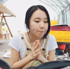 출처: JYP 공식 유튜브 '채영 TV EP.챙의 딸기농장' 영상 캡처