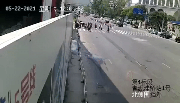 거액의 투자 실패에 대해 사회에 보복하고자 극단적인 교통사고를 낸 남성. (신징바오 갈무리)© 뉴스1