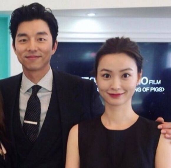 공유와 정유미가 가상 결혼하면서 겪은 의외의 고충 | 필더무비 공유와 정유미가 가상 결혼하면서 겪은 의외의 고충 | 필더무비