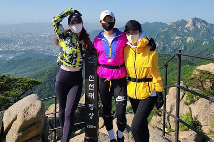 레깅스입고 등산 인증샷 유행 레깅스입고 등산 인증샷 유행