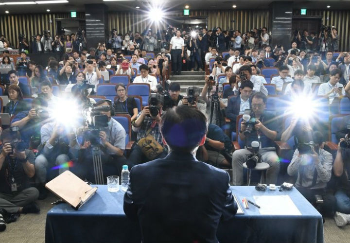 한국 언론의 민낯 그대로 드러난 '조국 기자회견' | 직썰