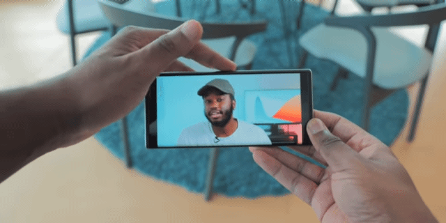 오포의 롤러블 시제품 ‘오포X2021’. [유튜브 ‘Brandon Le Proktor’ 채널 캡처]