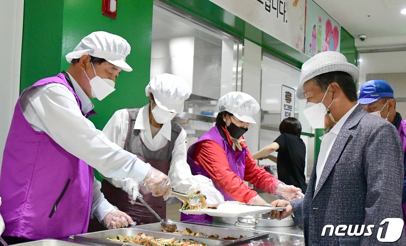 화천군 실버복지센터 이미지