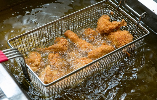 이유치킨 이미지