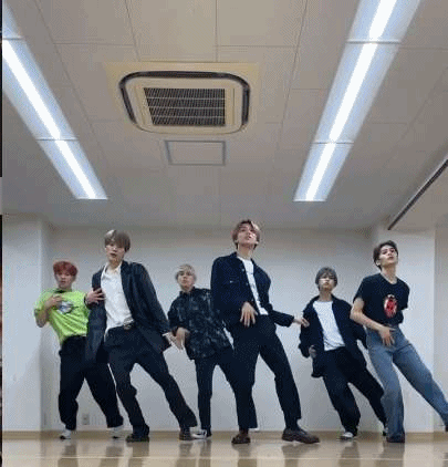 방탄소년단 'Butter' 커버 댄스를 선보이는 원앤온리 멤버들/사진=원앤온리 공식 인스타그램