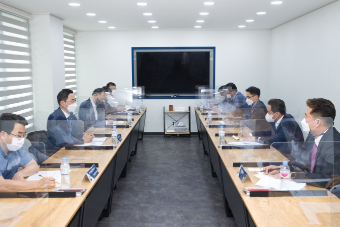 우주산업 이미지