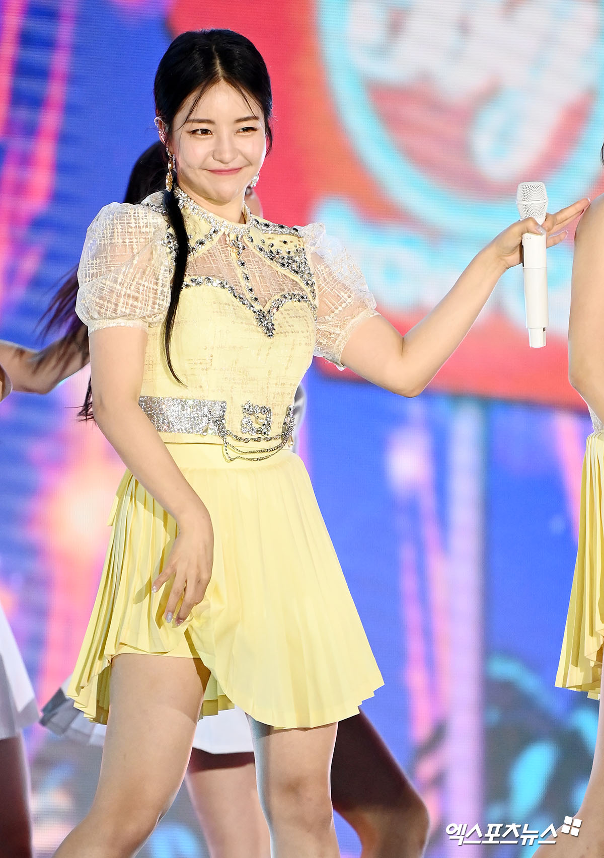 브레이브걸스 유정 '치마 끝을 살짝'[엑's HD포토]