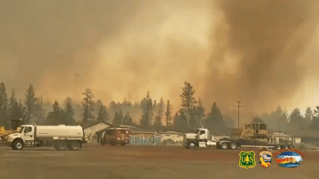지난달 29일 캘리포니아주 북부 시스키유 카운티에서 발생한 ‘파이어 토네이도’는 현재 미 서부 산불의 규모와 심각성을 보여줬다.