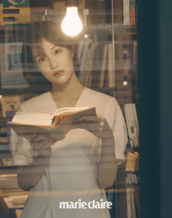 밤의서점 이미지
