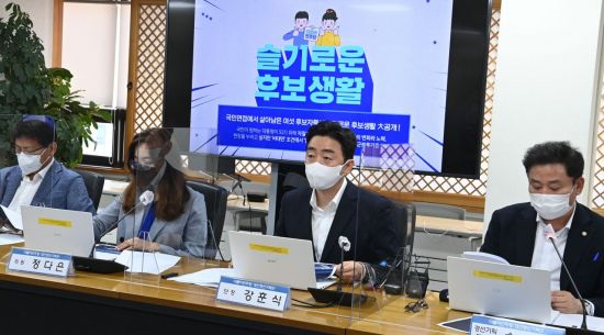 메타버스 & XR 도입 플랫폼 선택 기준