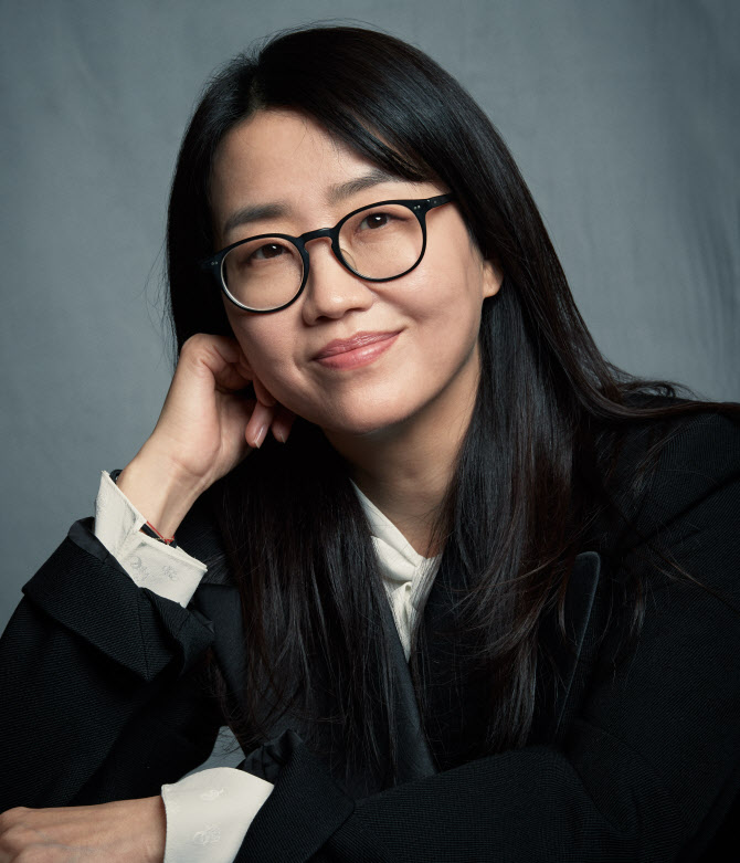 김은희 작가 "'시그널' 시즌2, 은퇴 전에 어떻게든 만들 것" | 인스티즈