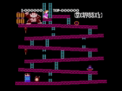 (오락실 용 동키콩과 패미콤 용 동키콩. 이식도가 얼마나 높은지 알 수 있다)