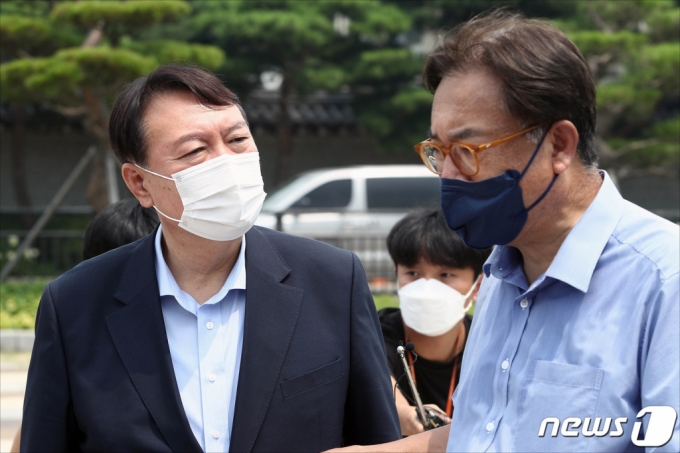 돌고래사과 이미지