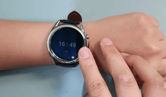 삼성전자 스마트워치 ‘갤럭시워치3’. 물리 베젤링으로 화면을 전환할 수 있다.ⓒ데일리안 김은경 기자