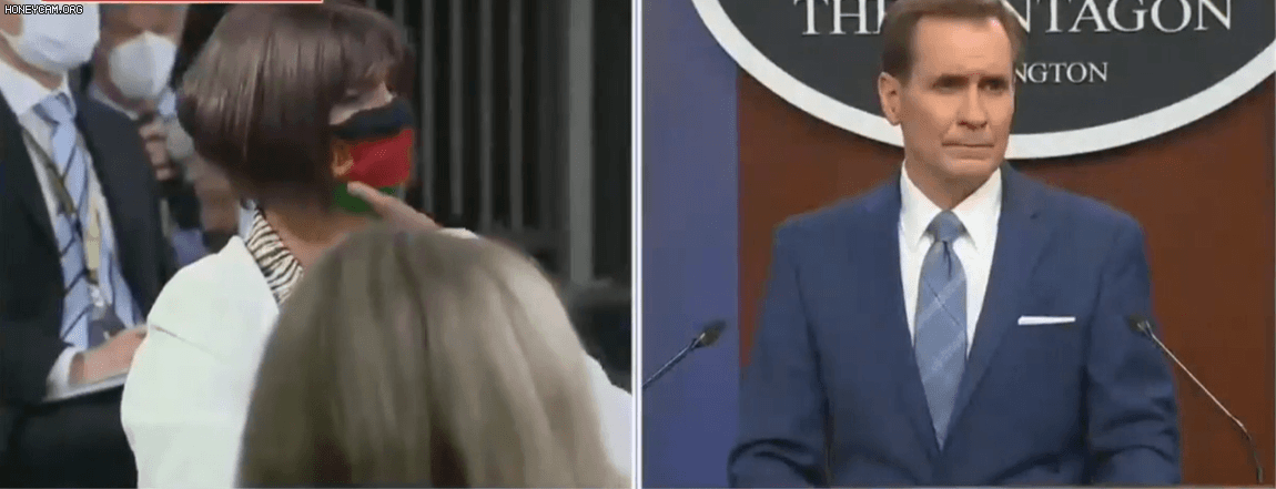 아프간 국기 문양의 마스크를 착용하고 있던 기자가 존 커비 미국 국방부 대변인에게 ″탈레반이 내 조국의 국기를 떼냈다″며 눈물을 삼켰다. [인터넷 캡처]
