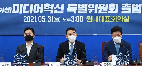 윤미디어 이미지
